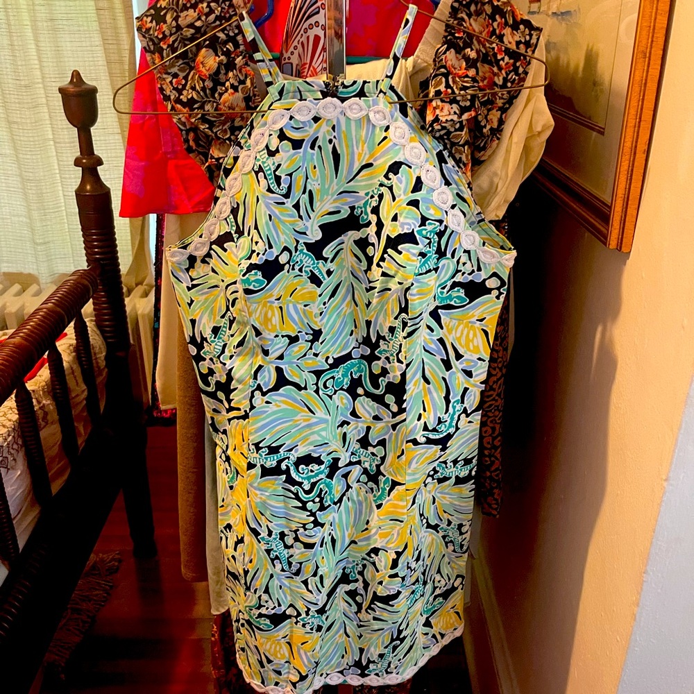 New with tags crown and ivy. Navy Cayo Coco signature dress size 8.